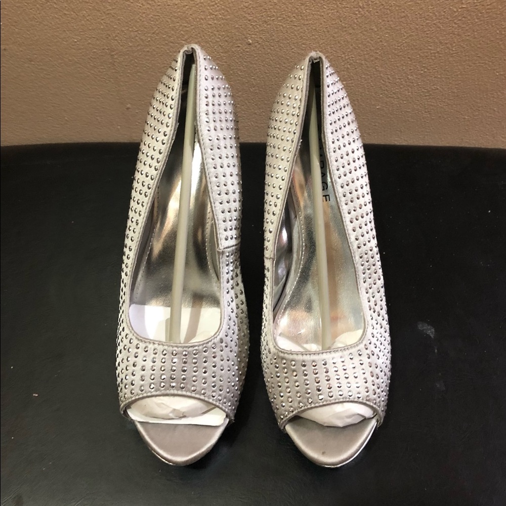 New Rampage silver high heel shoes. Size 8.5. - Picture 2 of 3